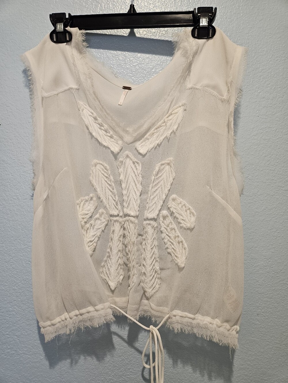 Free People Cream Embroidered V-Neck Sleeveless Top sz Large - Picture 2 of 9
